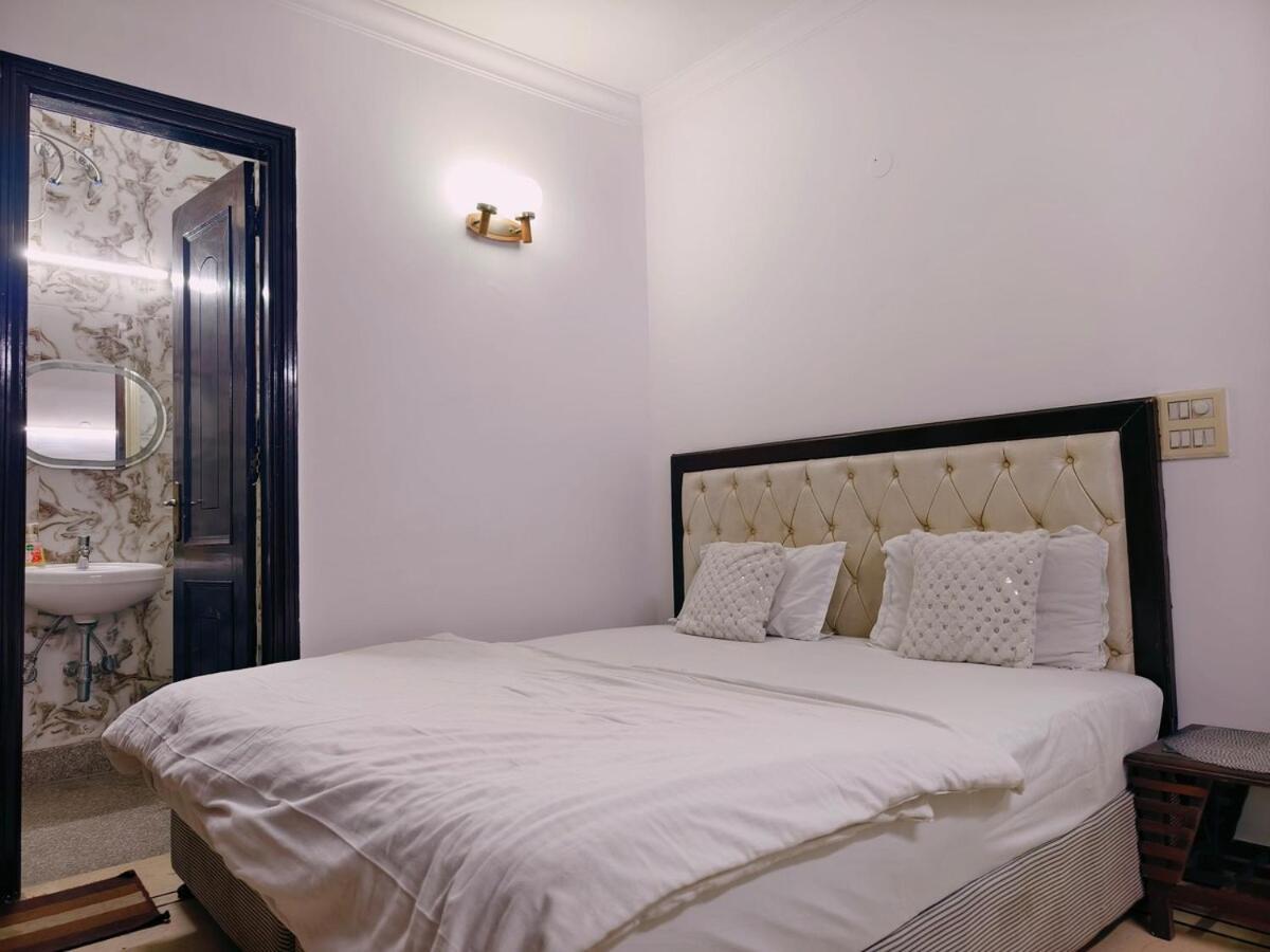 Hostmystay-3bhk In Gk3 ! Mblck New Delhi