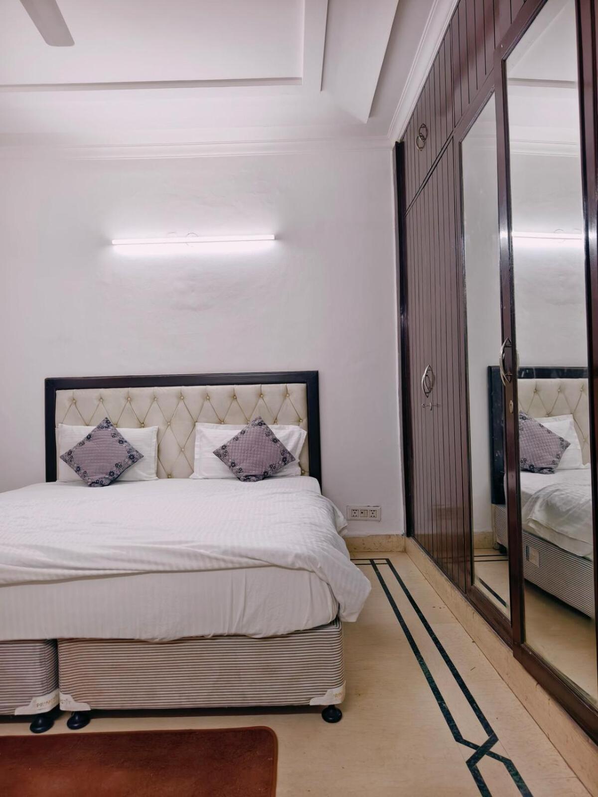 Hostmystay-3bhk In Gk3 ! Mblck * New Delhi