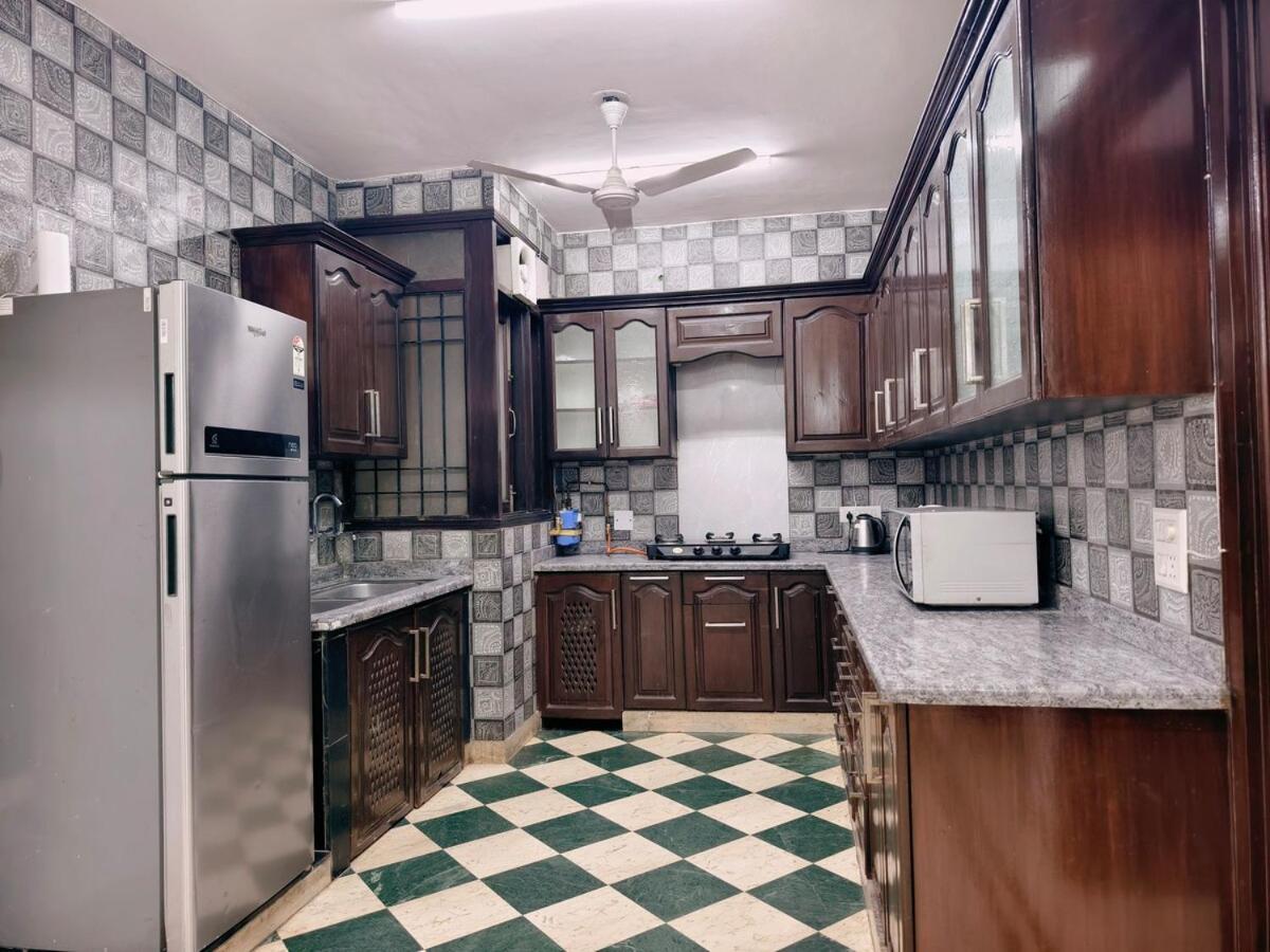 Apartment Hostmystay-3bhk In Gk3 ! Mblck *